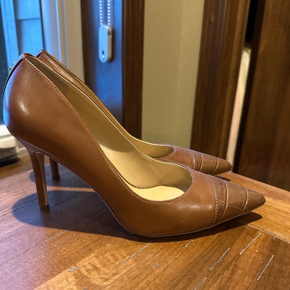 Elegant Brown Leather Heels